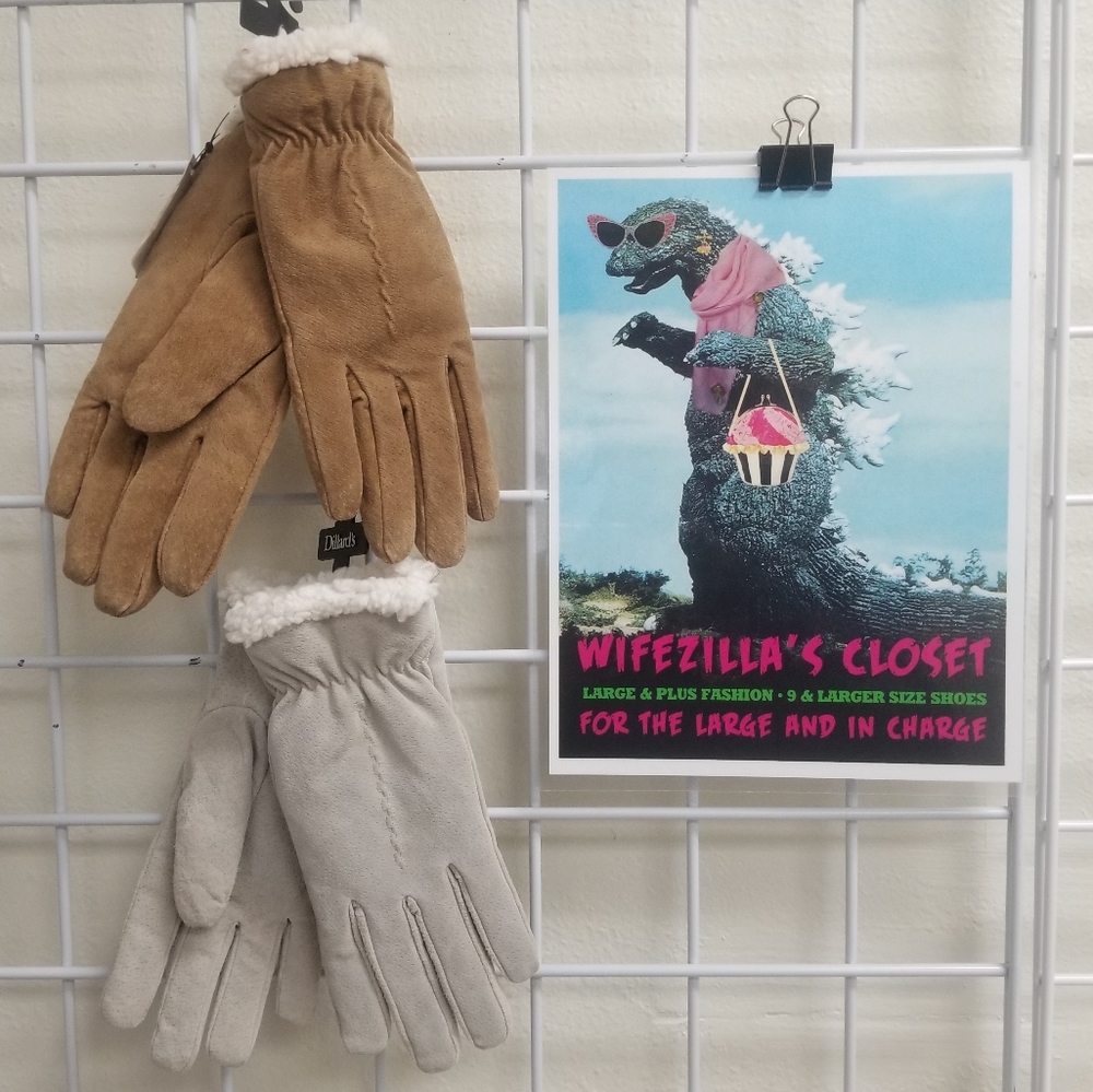 BOGO! Dillards tan/white leather gloves w/ fleece